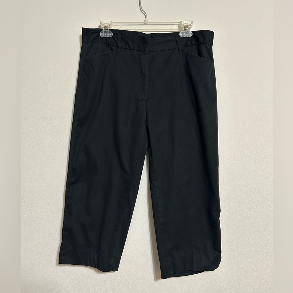 Women’s Black Capri